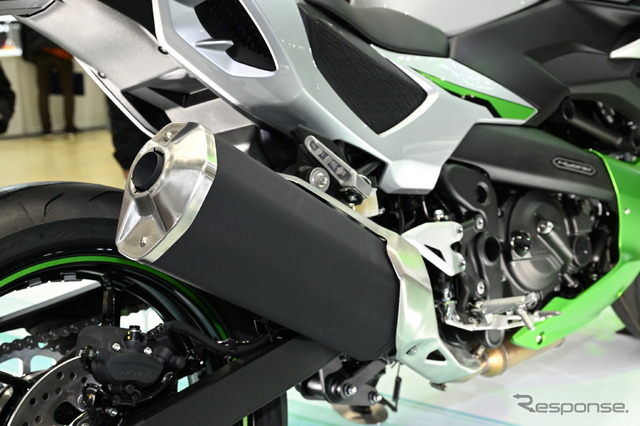 カワサキ Z7 Hybrid(東京モーターサイクルショー2024)