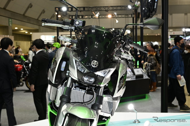 カワサキ Z7 Hybrid(東京モーターサイクルショー2024)