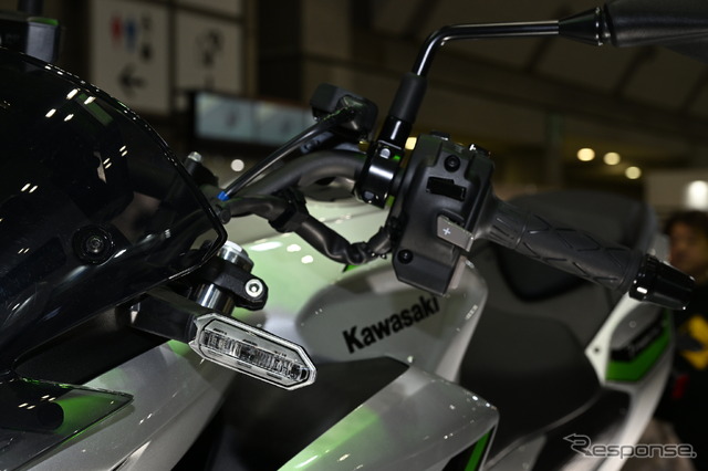 カワサキ Z7 Hybrid(東京モーターサイクルショー2024)