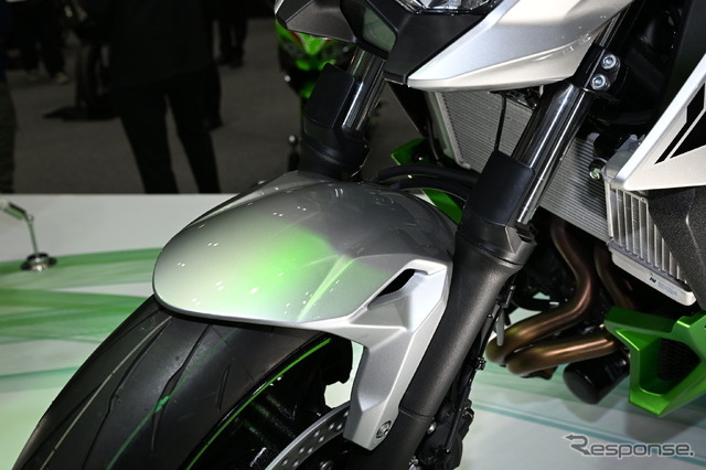 カワサキ Z7 Hybrid(東京モーターサイクルショー2024)