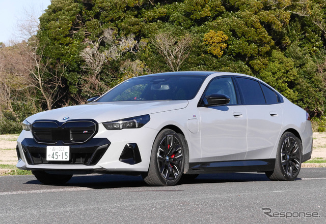 BMW i5 M60