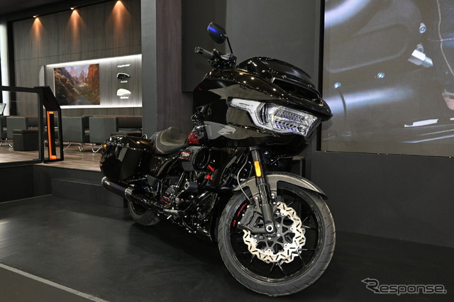 ハーレーダビッドソン CVOロードグライドST(東京モーターサイクルショー2024)