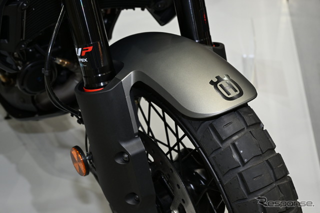 ハスクバーナ スヴァルトピレン401(東京モーターサイクルショー2024)