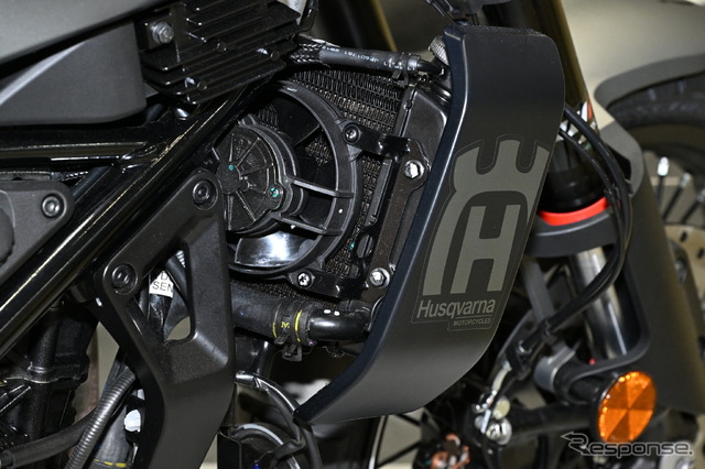 ハスクバーナ スヴァルトピレン401(東京モーターサイクルショー2024)