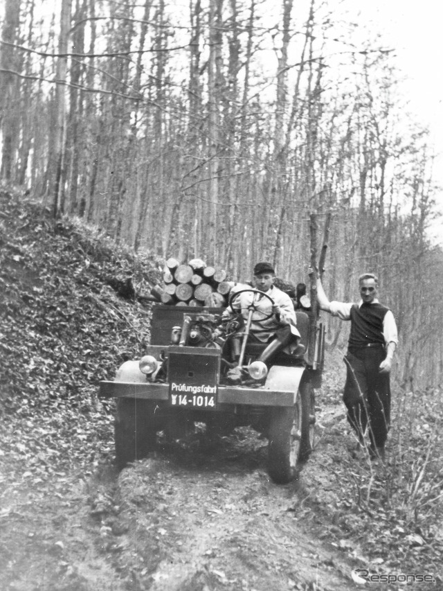 最初のプロトタイプU1(1946年10月9日撮影)。運転席はレスラー、ひとり置いてツァーベル