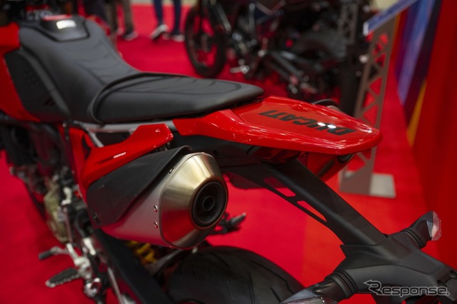 新型ドゥカティ『ハイパーモタード698モノ』…東京モーターサイクルショー2024