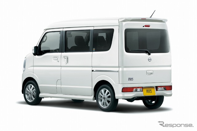 日産 クリッパー リオ E(スノーパールホワイト)