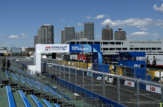 「2024 Tokyo E-Prix ABB FIA Formula E 世界選手権」のメインストレート