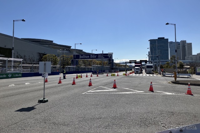 ターン9出口、東京ビッグサイト東交差点(進行方向)。画面左は東京ビッグサイト東館
