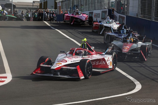 2位の#22 ローランド(日産)。 (c) Formula E