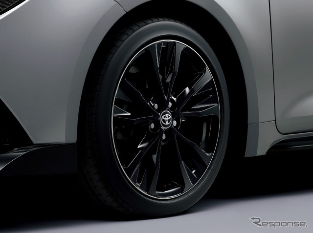 トヨタ カローラ/カローラツーリング 特別仕様車 ACTIVE SPORT 215/45R17タイヤ&17×7 1/2 アルミホイール(切削光輝+ピアノブラック塗装)