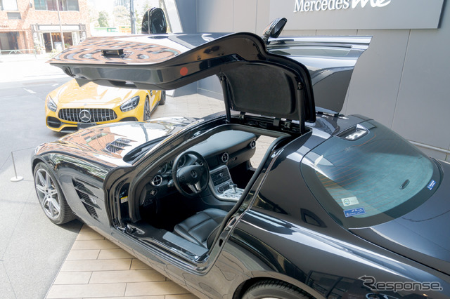 300SLをモチーフにしたガルウイングが特徴的だ。