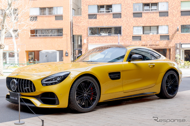 初代メルセデスAMG GTも展示。