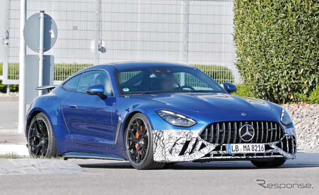 メルセデス AMG GTクーペ 後輪駆動モデルのプロトタイプ（スクープ写真）