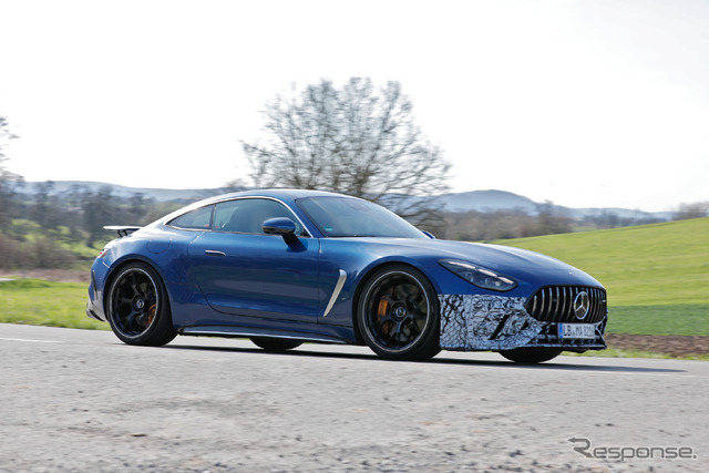 メルセデス AMG GTクーペ 後輪駆動モデルのプロトタイプ（スクープ写真）