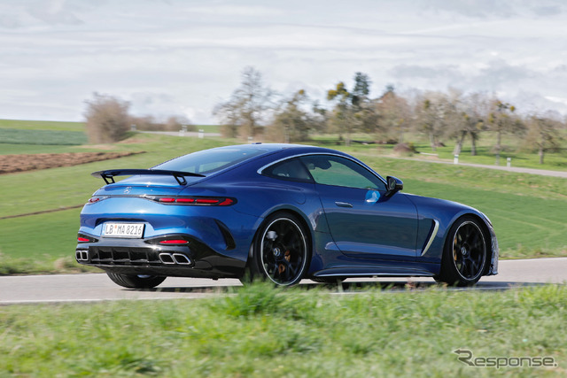 メルセデス AMG GTクーペ 後輪駆動モデルのプロトタイプ（スクープ写真）