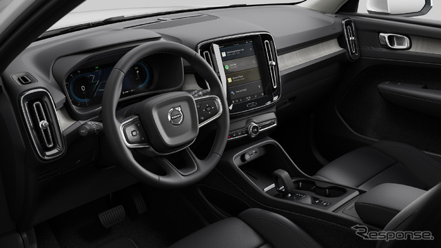 ボルボ XC40 プラス B3 セレクション
