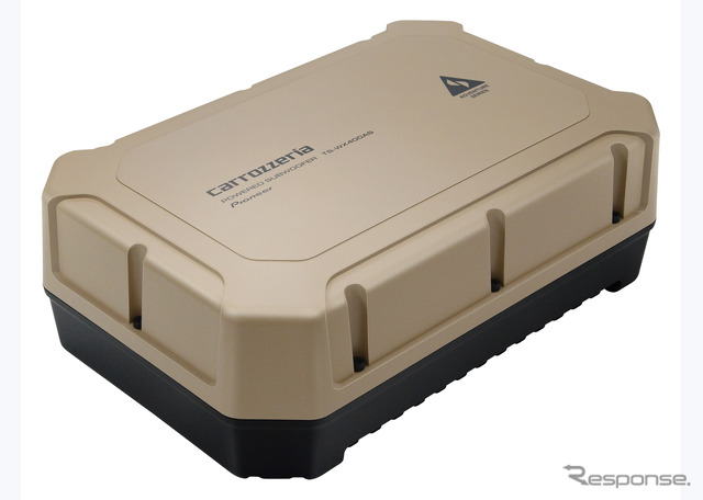 「小型・薄型のパワードサブウーファー」の一例(カロッツェリア・TS-WX400AS)。