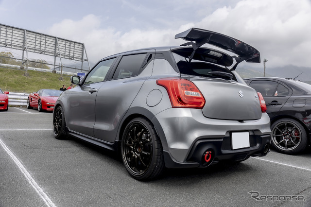 スズキ スイフト×ボルクレーシングCE28 N-Plus 215/35R18