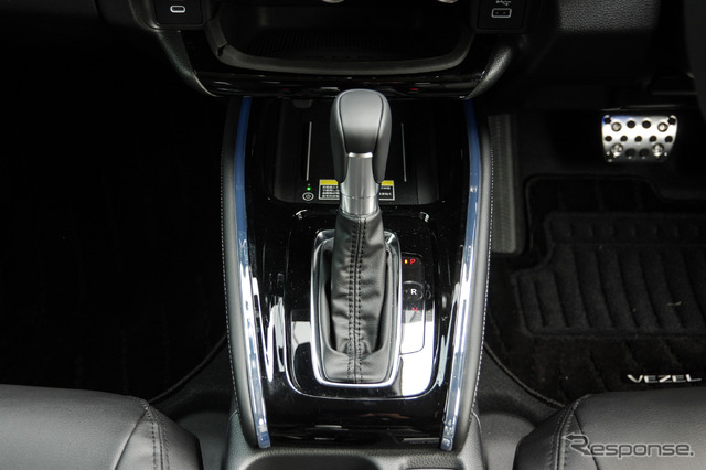 ホンダ ヴェゼル スポーツスタイル(ホンダアクセス 純正アクセサリーパーツ装着車)
