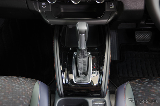 ホンダ ヴェゼル 改良新型(e:HEV X Huntパッケージ)