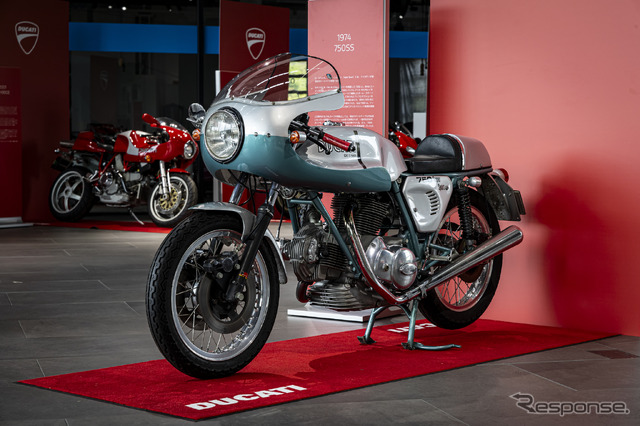 1974年式のラウンドケースの750SS。1972年にイモラ200マイルで1-2フィニッシュしたため、イモラレプリカとも呼ばれる伝説のドゥカティ。