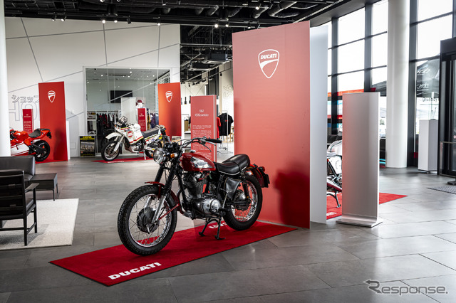 1962から1974年までアメリカで販売していたスクランブラー。写真は450仕様。現行スクランブラーのベースになったモデルだ。