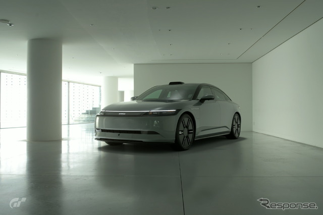 「グランツーリスモ7」の「AFEELA Prototype 2024」フロントビュー。