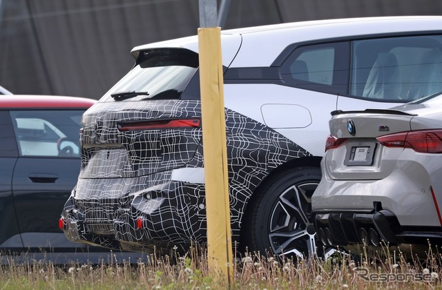BMW iX 改良新型プロトタイプ(スクープ写真)