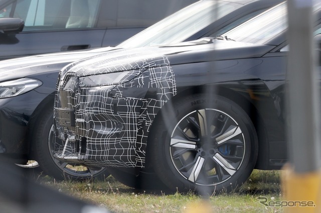 BMW iX 改良新型プロトタイプ(スクープ写真)