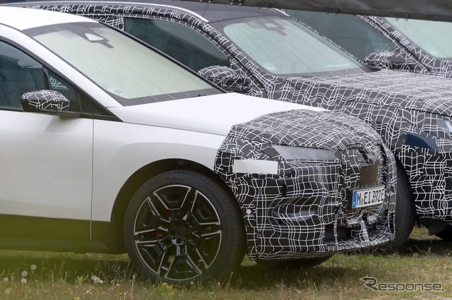 BMW iX 改良新型プロトタイプ(スクープ写真)
