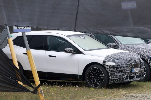 BMW iX 改良新型プロトタイプ(スクープ写真)