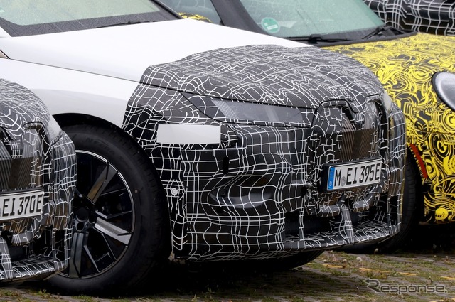 BMW iX 改良新型プロトタイプ(スクープ写真)