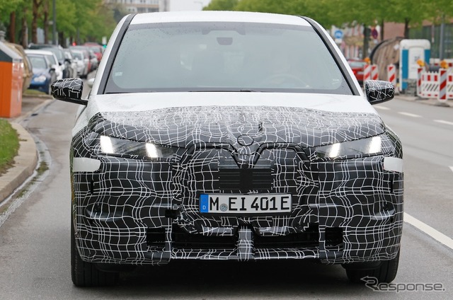 BMW iX 改良新型プロトタイプ(スクープ写真)