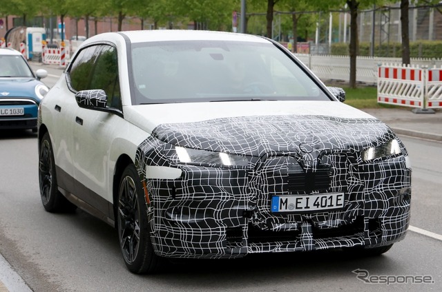 BMW iX 改良新型プロトタイプ(スクープ写真)