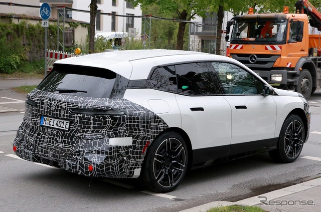 BMW iX 改良新型プロトタイプ(スクープ写真)