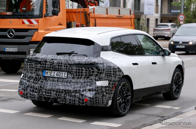 BMW iX 改良新型プロトタイプ(スクープ写真)