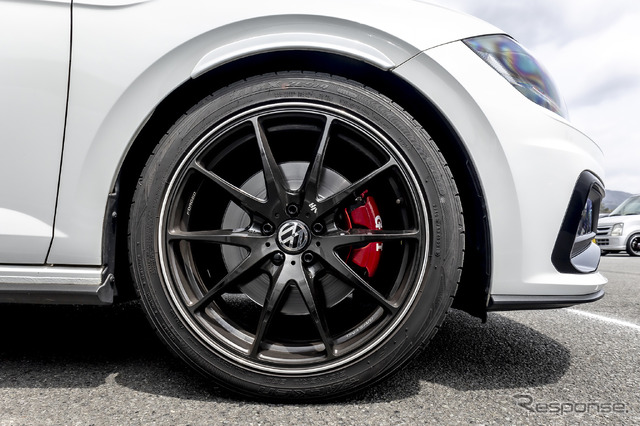 VWポロ×ボルクレーシングG25 215/45R18