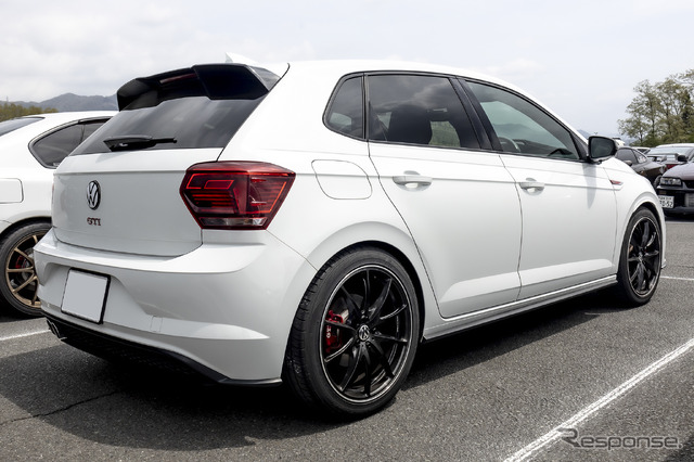 VWポロ×ボルクレーシングG25 215/45R18
