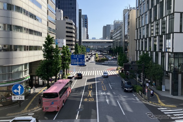 GINZA SKY WALK 2024:中央通り、新橋方面。奥はゆりかもめ