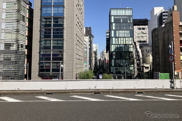 GINZA SKY WALK 2024:通りの左側が銀座1丁目、右側が2丁目