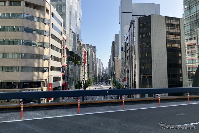 GINZA SKY WALK 2024:中央通り、銀座方面