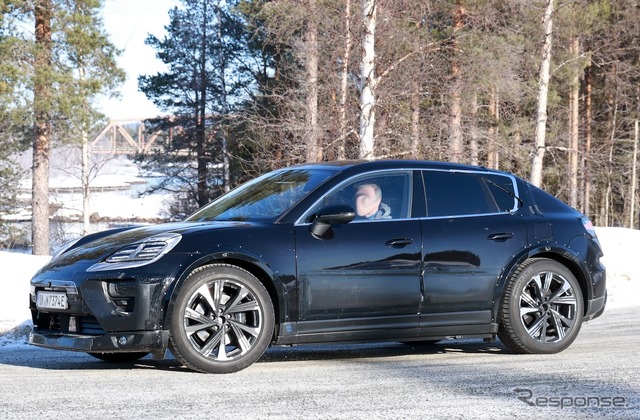 ポルシェ『マカンEV』の姿をしたアウディ 『Q8 e-tron』次期型プロトタイプと思われる車両(スクープ写真)