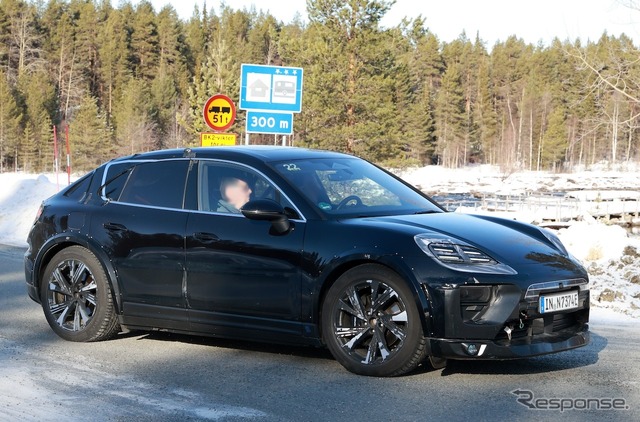 ポルシェ『マカンEV』の姿をしたアウディ 『Q8 e-tron』次期型プロトタイプと思われる車両(スクープ写真)