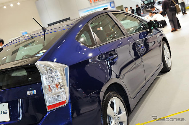 【トヨタ プリウス 新型発表】“陶器質感”のデザイン