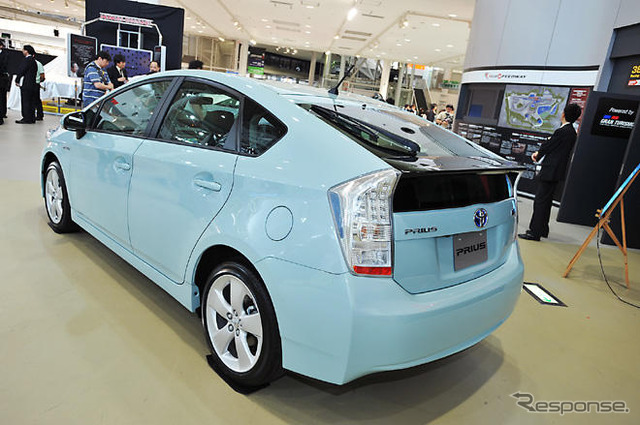 【トヨタ プリウス 新型発表】“陶器質感”のデザイン