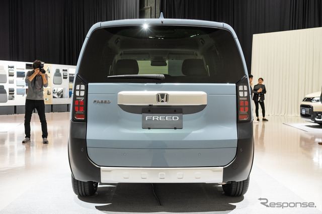 ホンダ フリード 新型(クロスター)