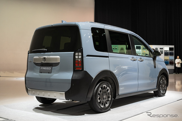 ホンダ フリード 新型(クロスター)