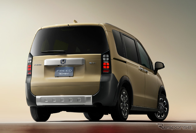 ホンダ フリード 新型(クロスター)