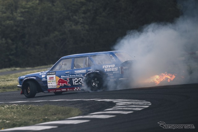 FURSTY / Red Bull with Team Magic TOYO TIRES Drift
